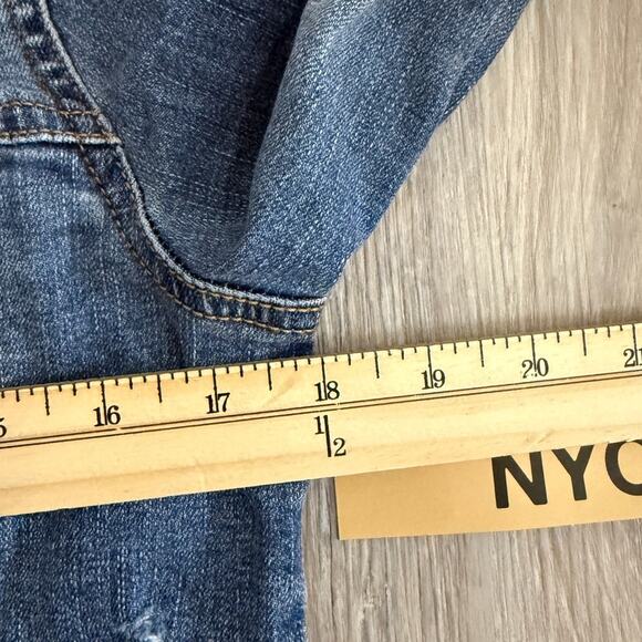 Madden NYC NWT Blue Cropped Denim Jacket Medium Wash Distressed Womens Size S - Picture 8 of 10